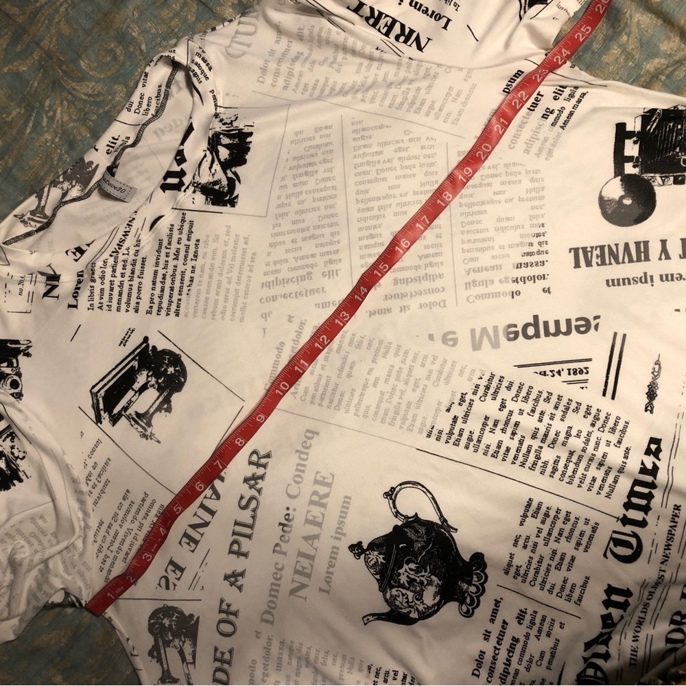 Newsprint top - Picture 3 of 3